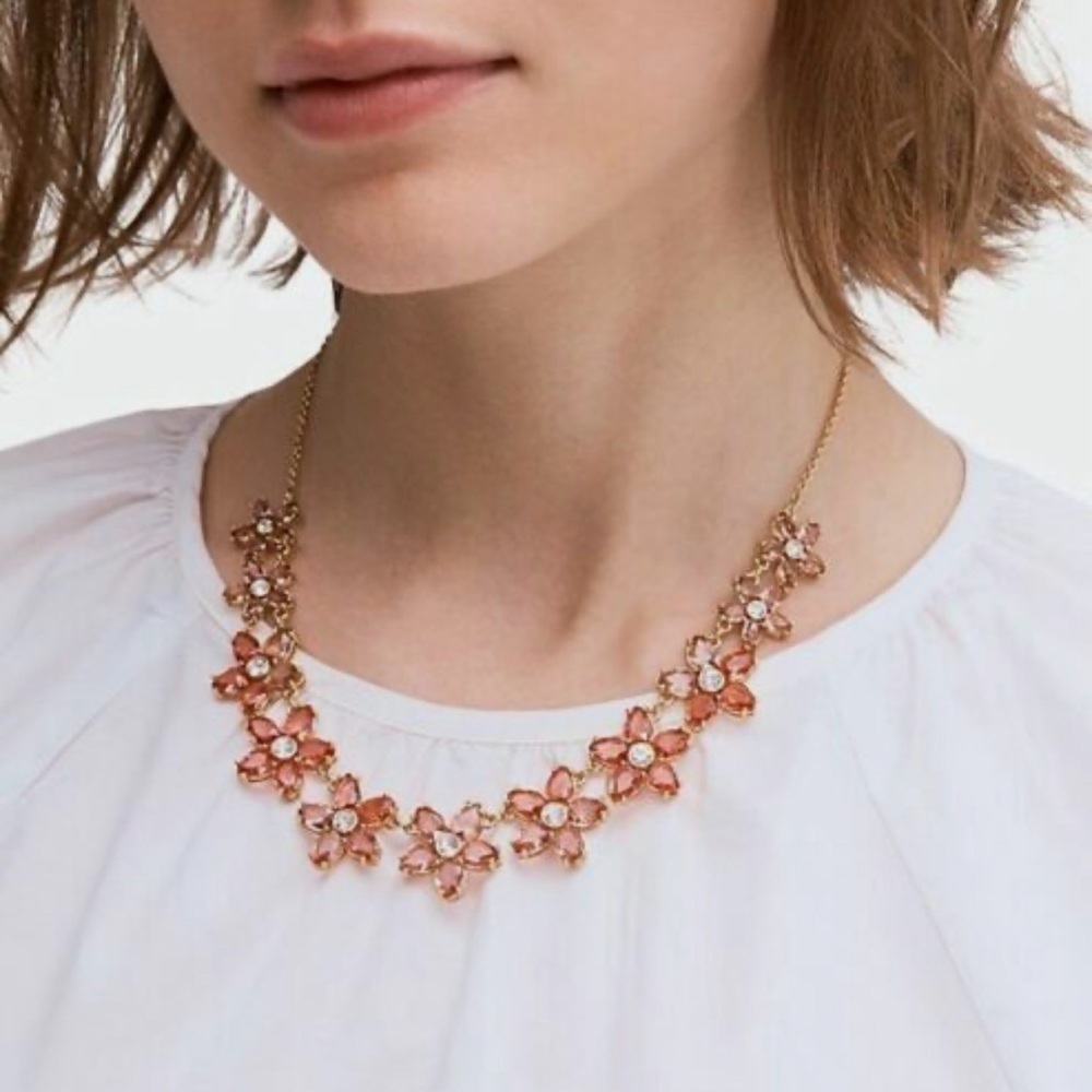 NWT Kate Spade New York Bed of Roses Necklace Pink Ombre Bouquet Retail $278 - Picture 3 of 4